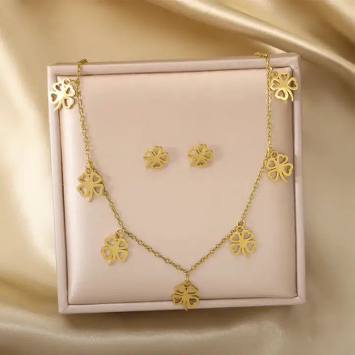 Golden Charmleaf Necklace