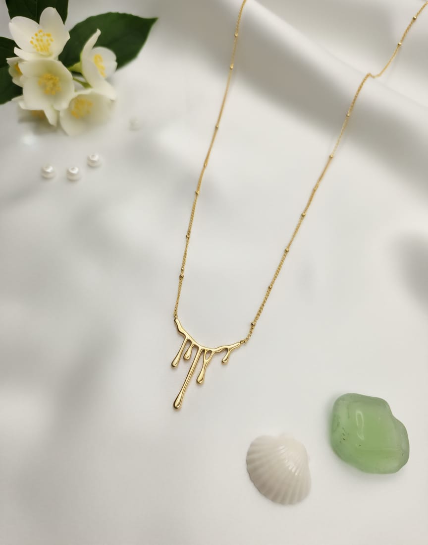 Golden melting Necklace