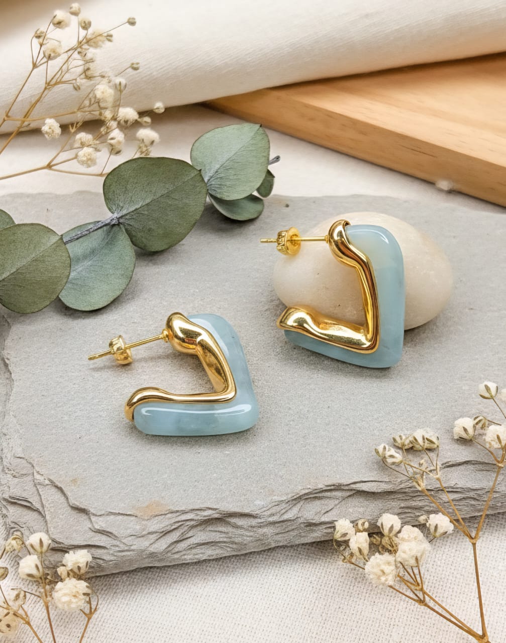 Resin Acrylic C shape sweet heart earring