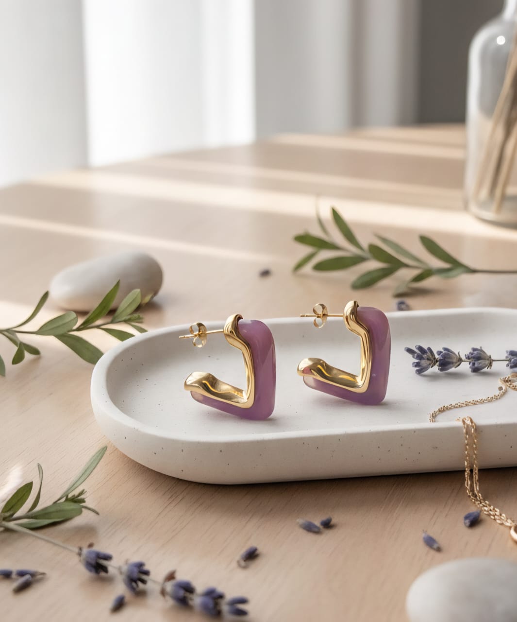 Resin Acrylic C shape sweet heart earring