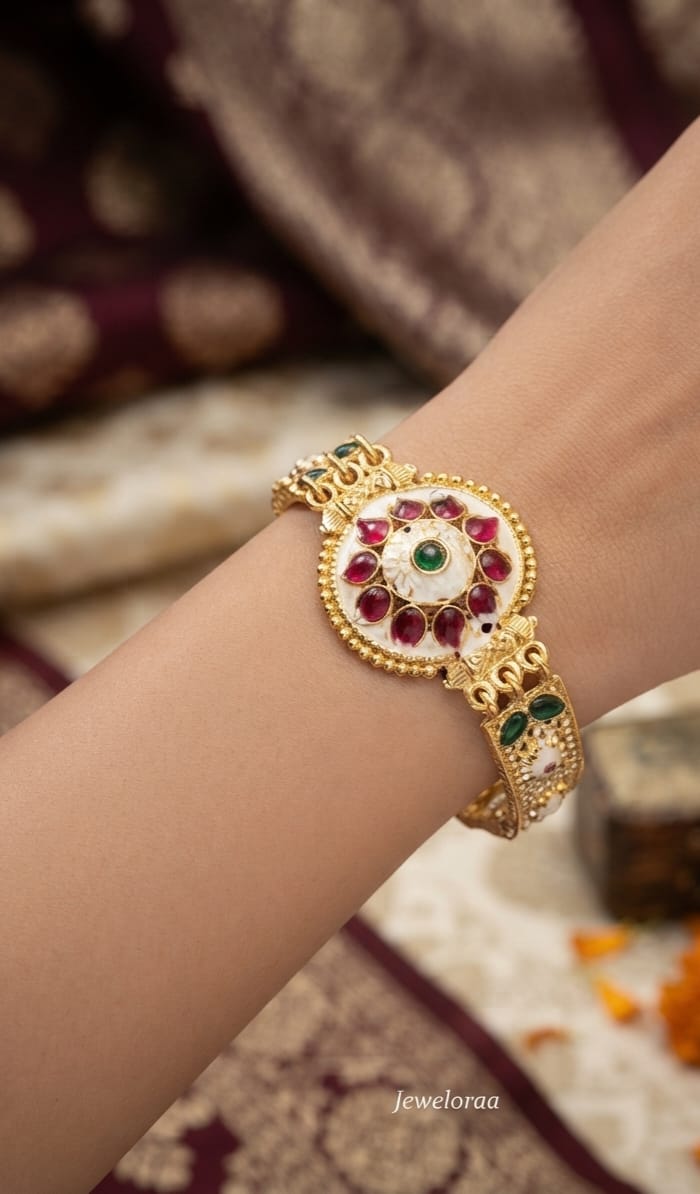 Heritage Bracelet Circle design