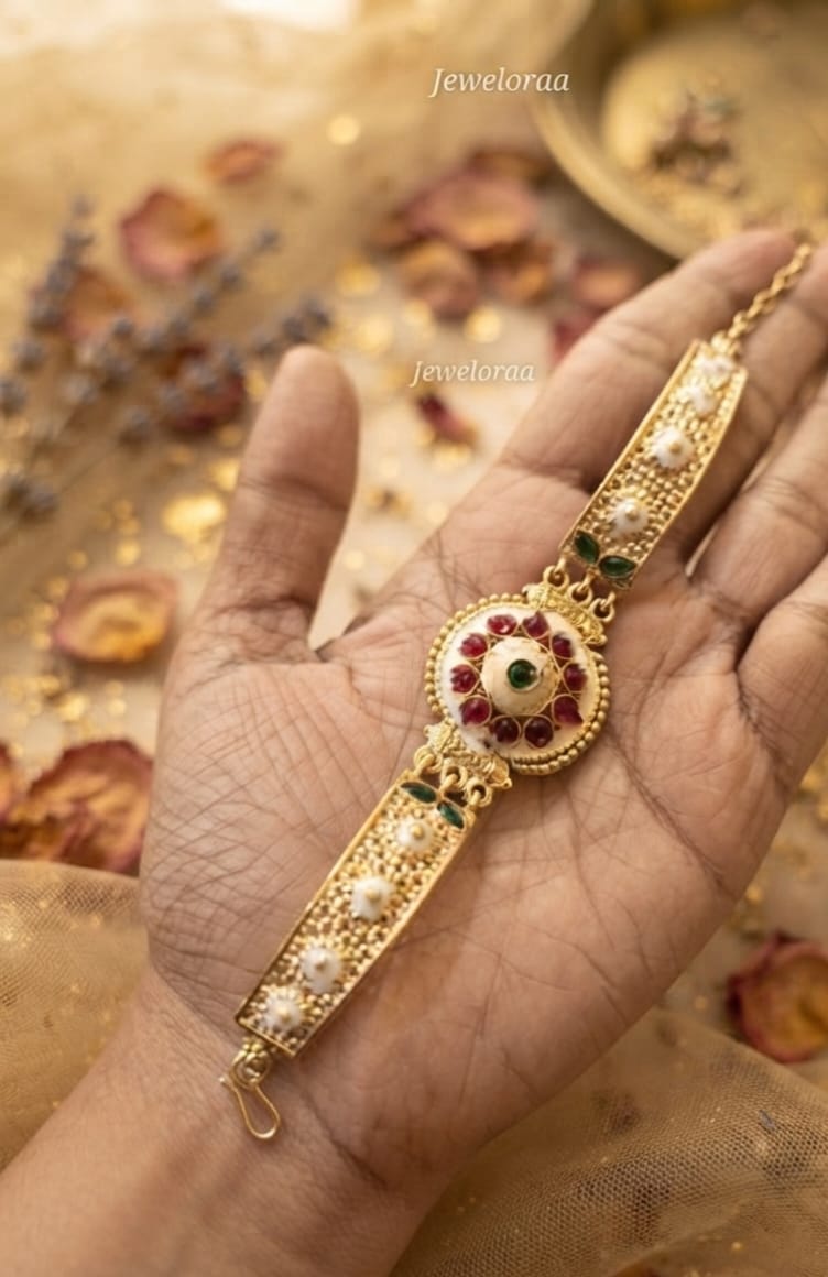 Heritage Bracelet Circle design