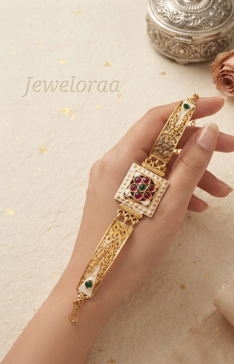 Heritage Bracelet Square design