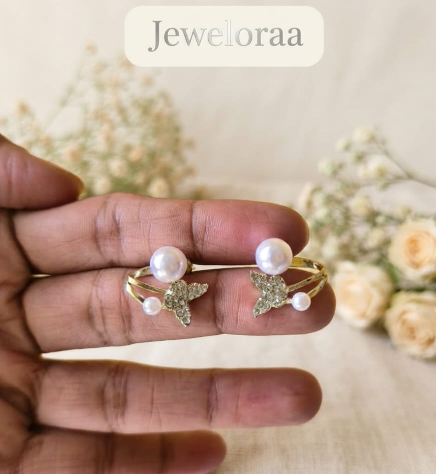 Butterfly Stud 16