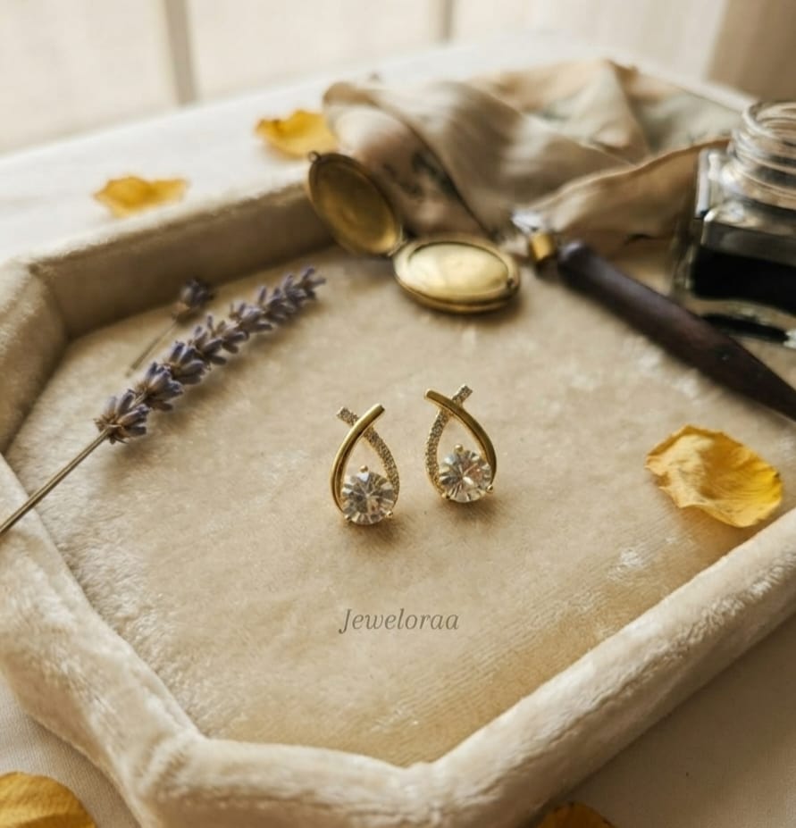 Contemporary Stud 12