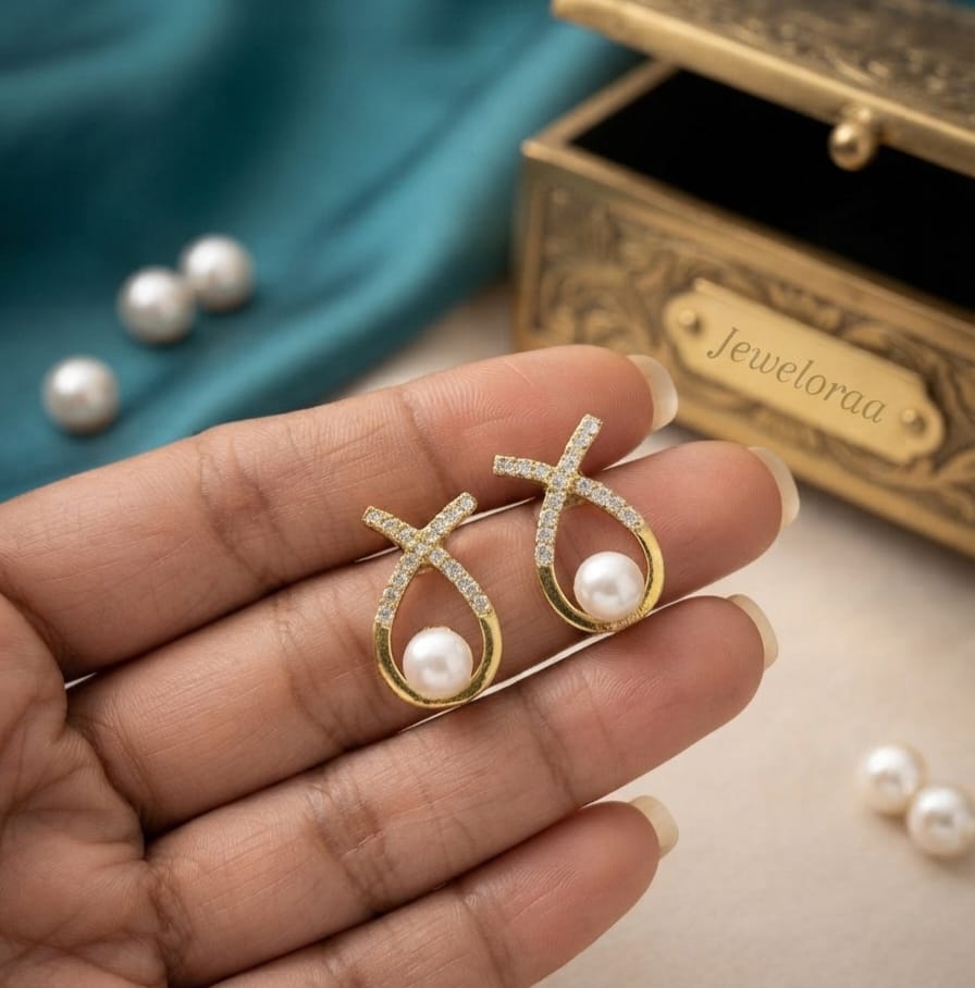 Pearl Stud 13