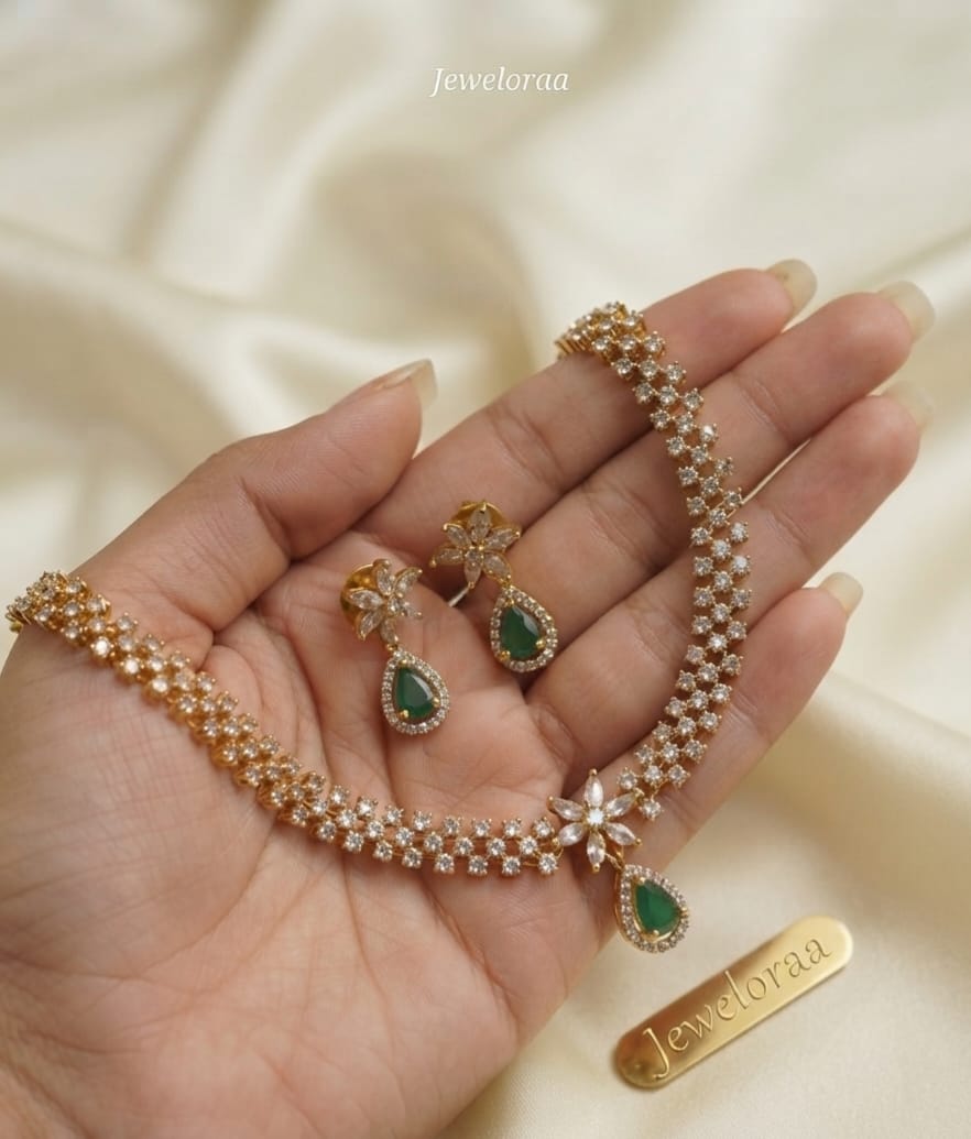 Green Victorian Necklace Set 14