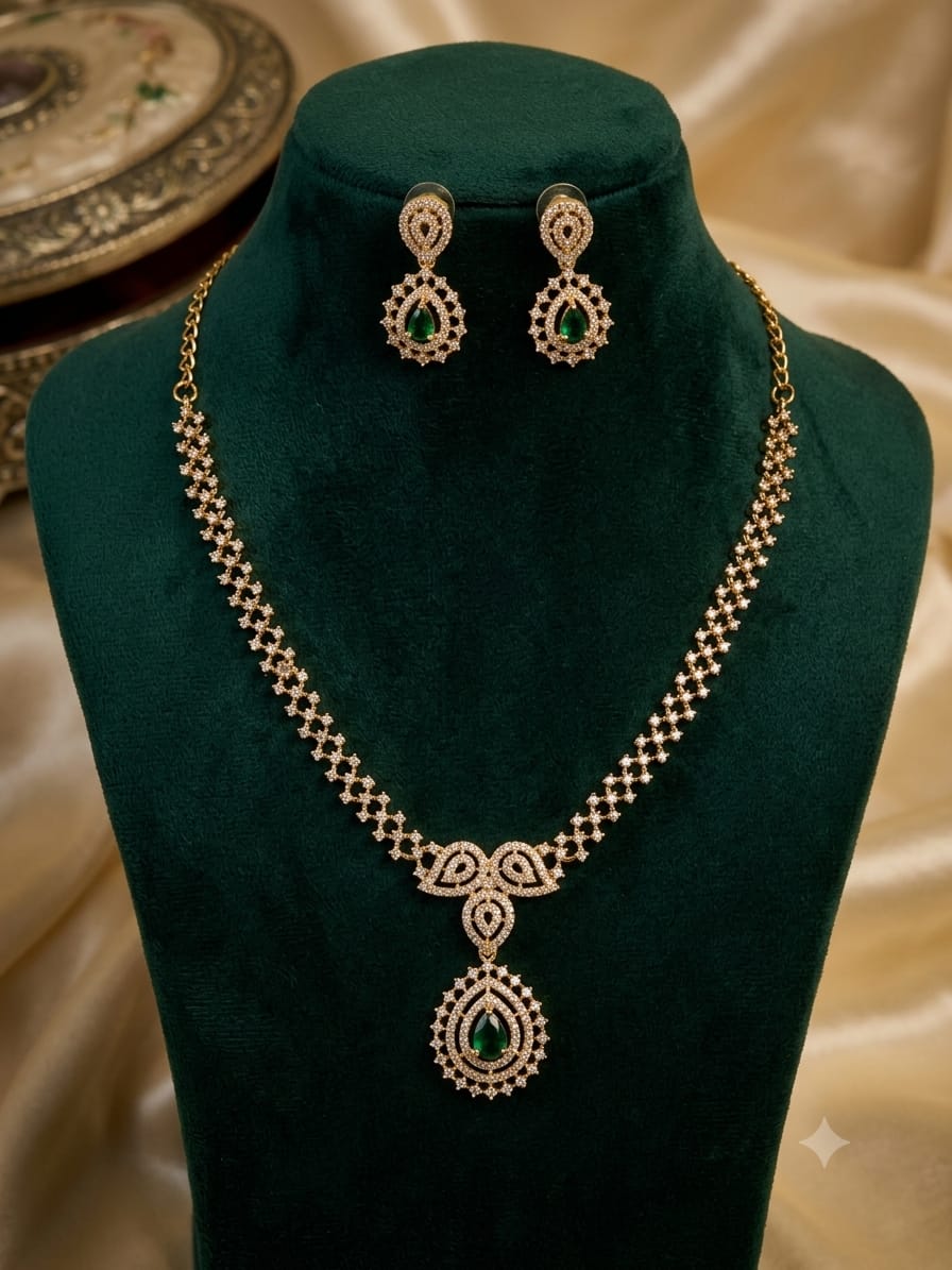 Green Victorian Necklace Set 19