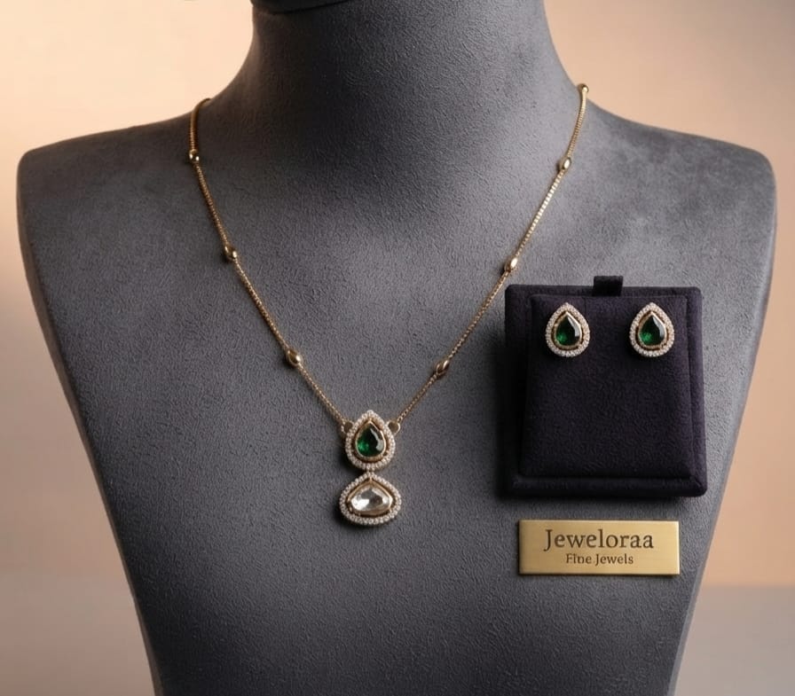 Emrald Stone Pendant
