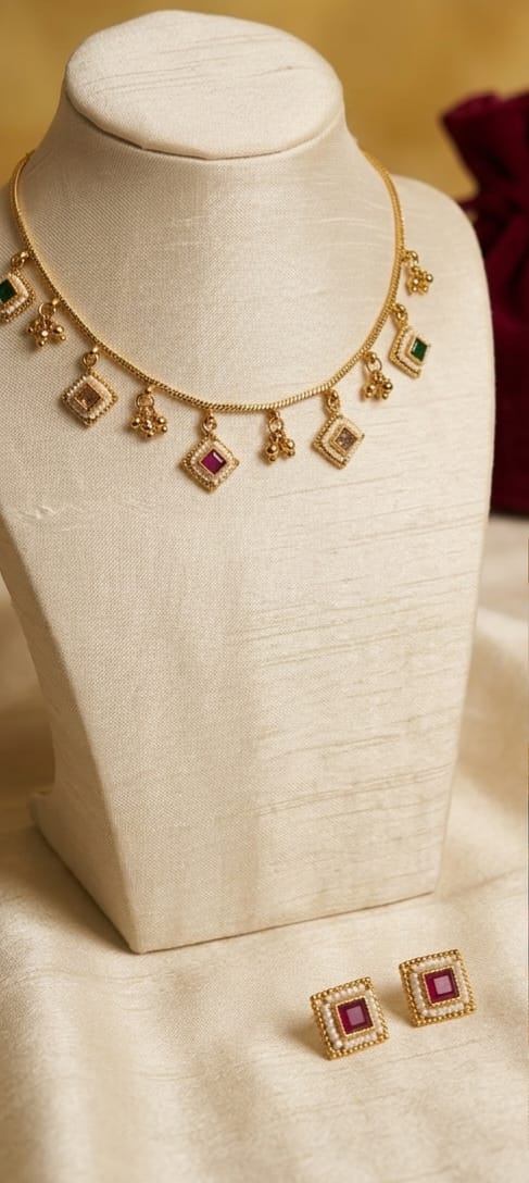 Sleek Square Rajwadi Choker 14