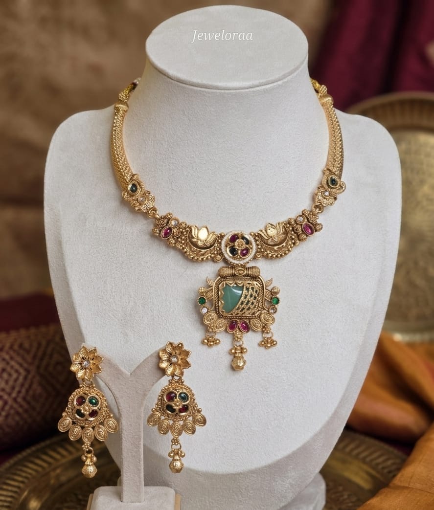 Square Green Stone Rajwadi Choker 15